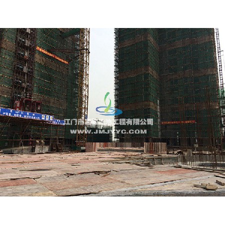 江門嶺江一品小區泳池